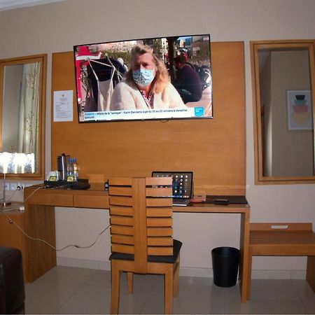 Gold Hotel Bafang Luaran gambar