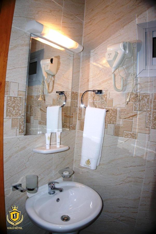 Gold Hotel Bafang Luaran gambar
