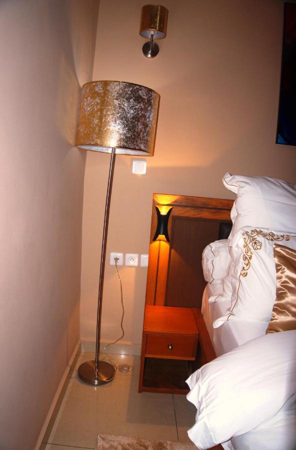 Gold Hotel Bafang Luaran gambar