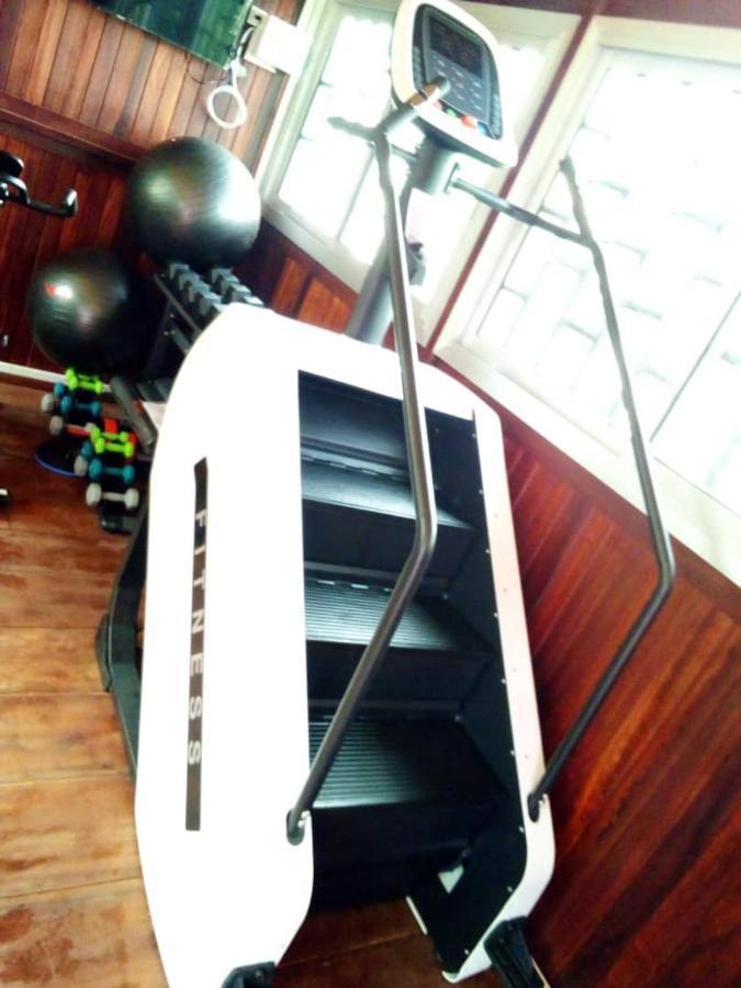 Gold Hotel Bafang Luaran gambar
